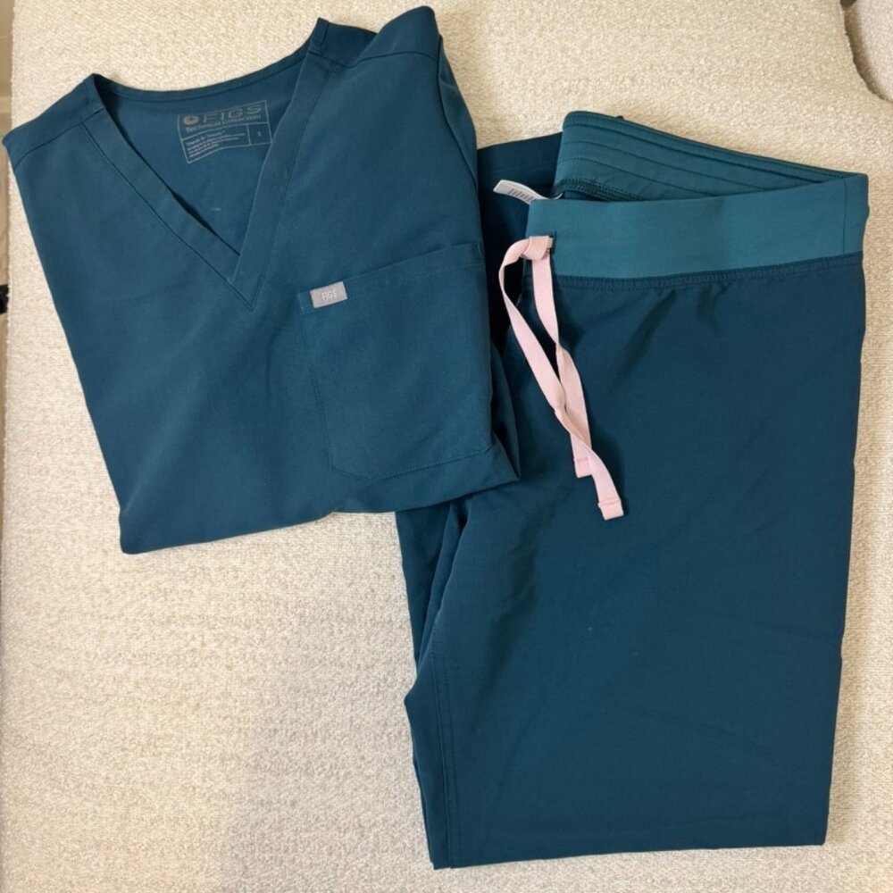 FIGS Caribbean Blue Scrub Set